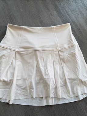 lululemon athletica Light Cream Pleated Skirt